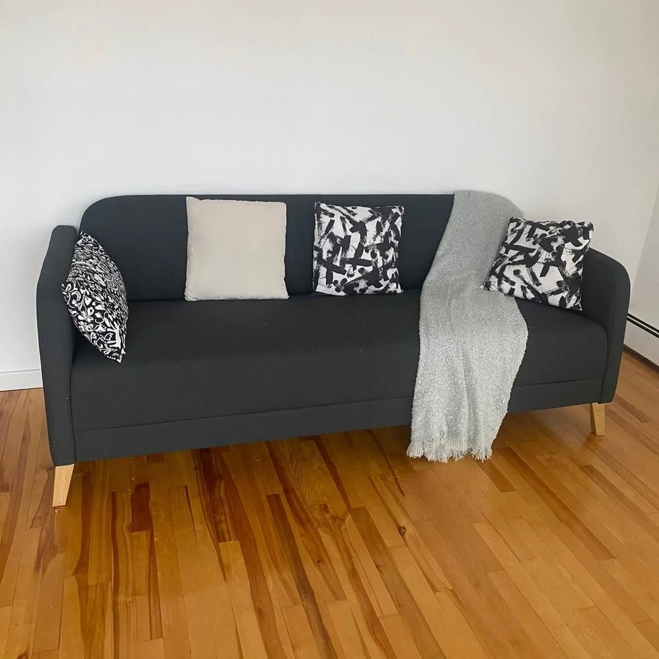 Modern Black Sofa – Great Condition - 77.5 inch long - photo 3