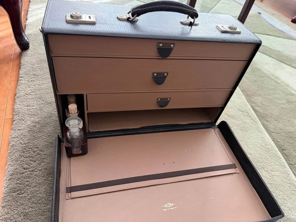Vintage Doctors Medicine Briefcase Gladstone Bag - photo 3