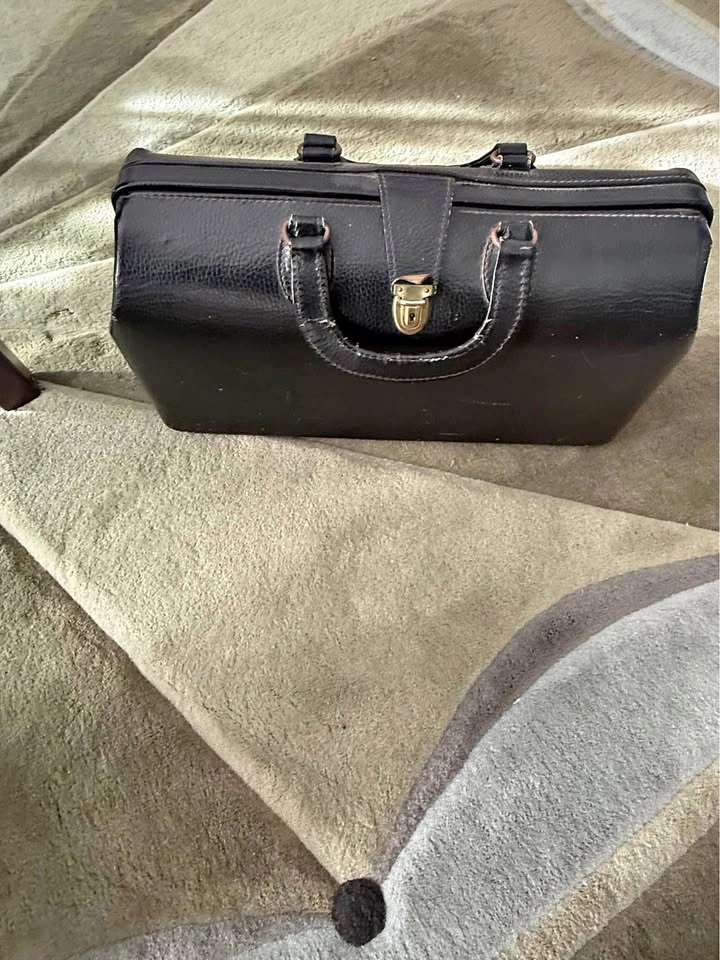 Vintage Doctors Bag Gladstone bag