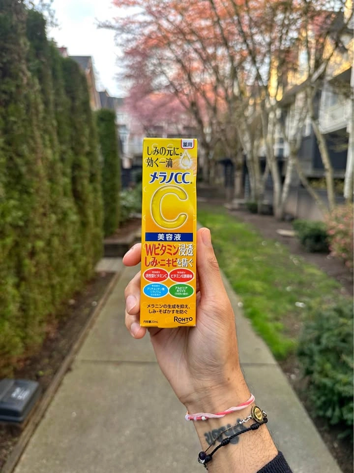 New Buy 1 Get 1 FREE Rohto Melano CC Vitamin C Essence