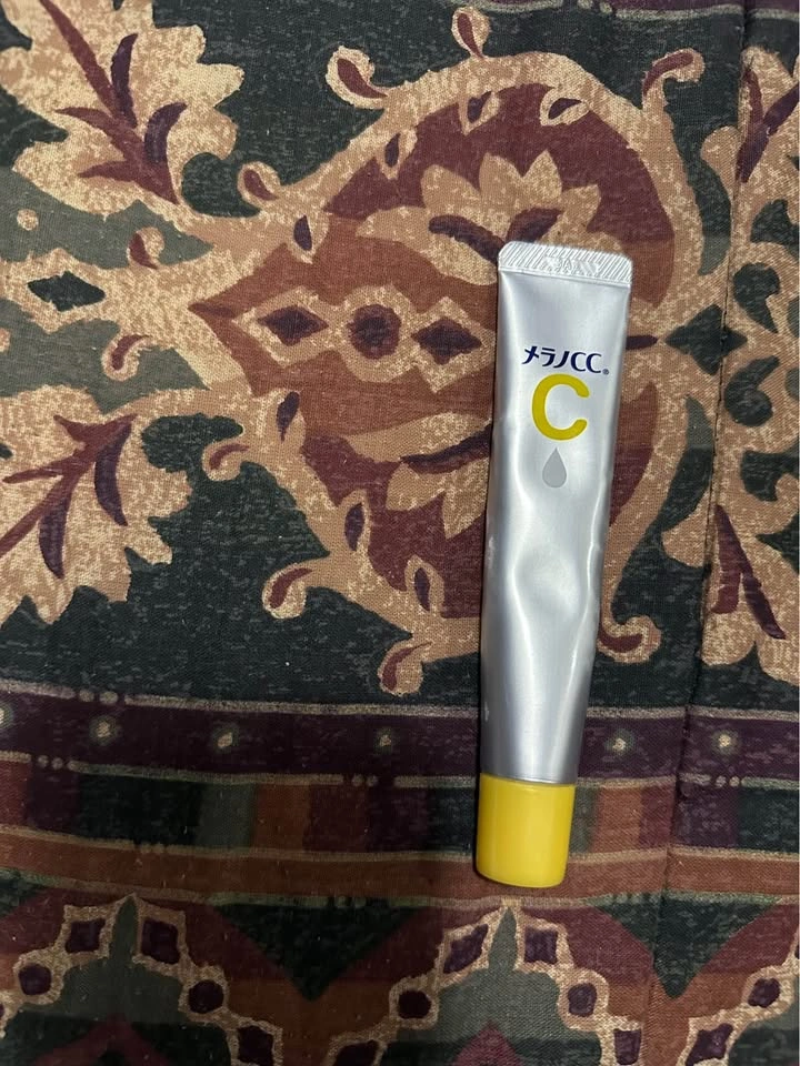 New Buy 1 Get 1 FREE Rohto Melano CC Vitamin C Essence - photo 3