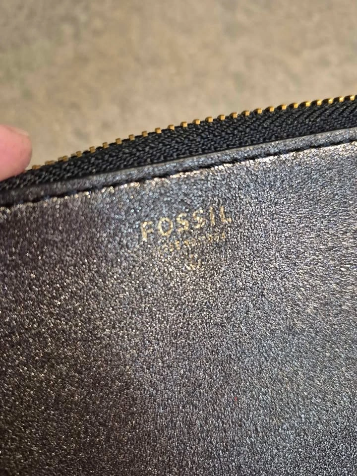 Fossil Wristlet (used once, looks like new) - photo 2