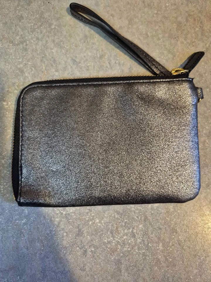 Fossil Wristlet (used once, looks like new) - photo 3