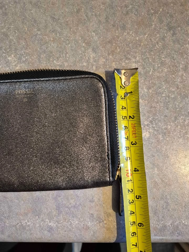 Fossil Wristlet (used once, looks like new) - photo 4