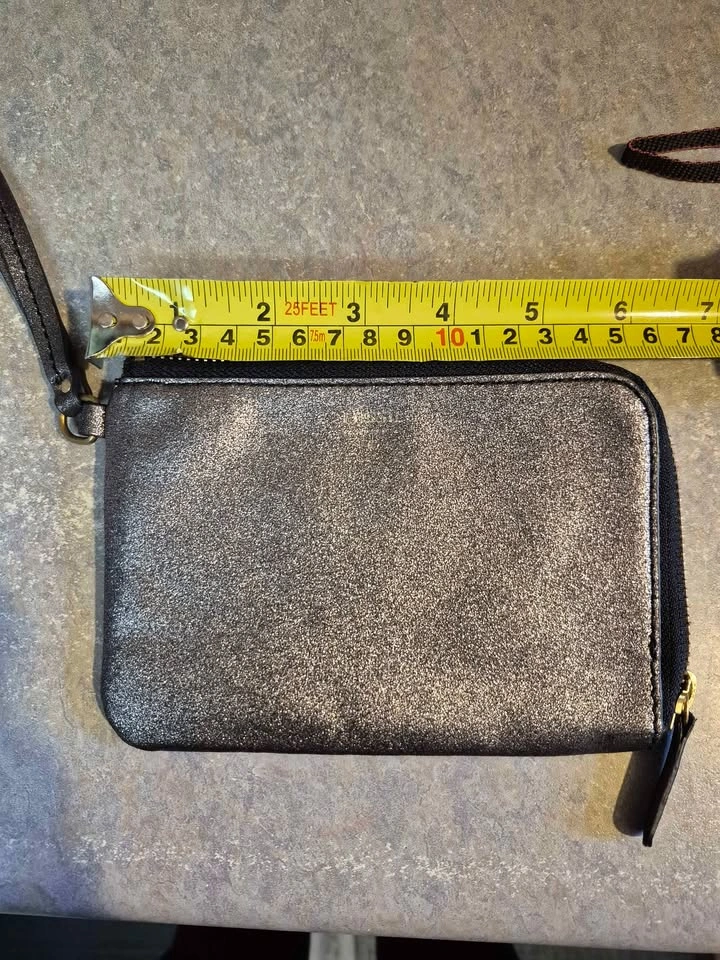 Fossil Wristlet (used once, looks like new) - photo 5