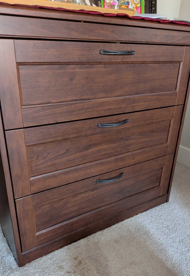 3-Drawer Wood Chest / Dresser - Excellent Condition