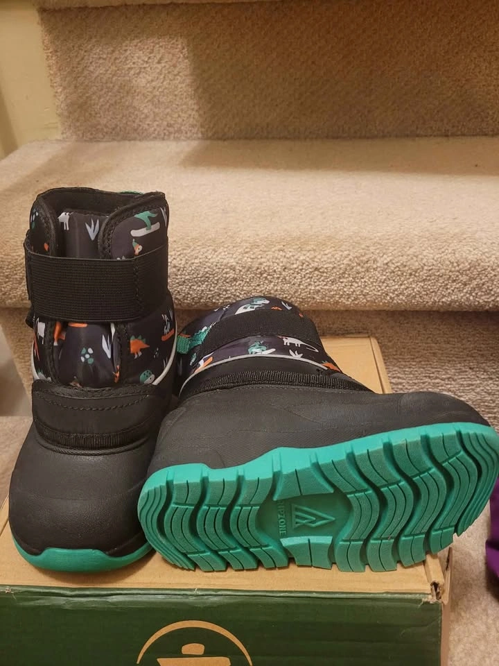 Brand new Ripzone boys 8T snow boots - photo 2