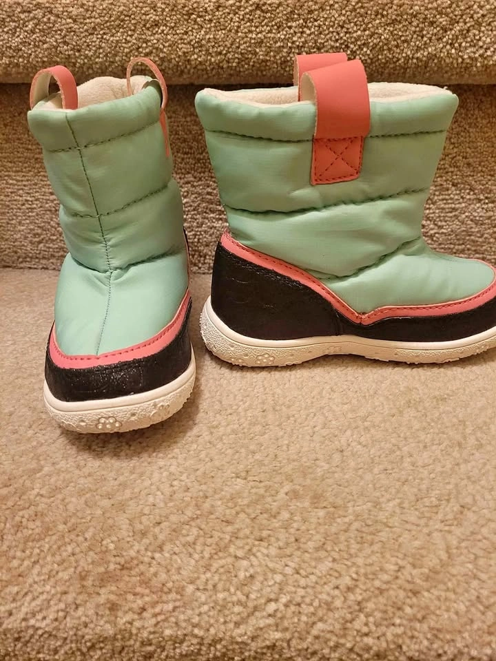 Brand new Ripzone girls 9T winter boots