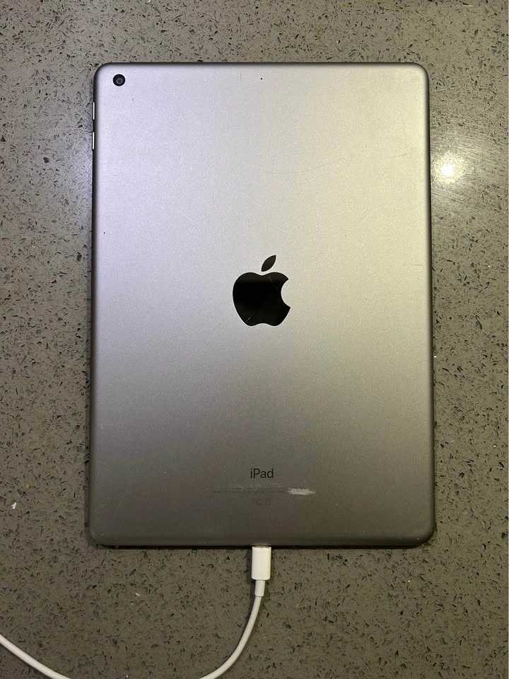 iPhone 6th Generation 32G - photo 2