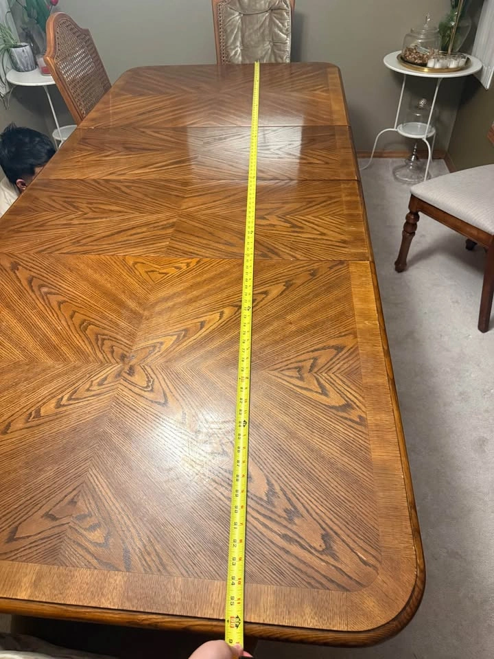 Extendable Dining Table - Seats 4-8 - photo 2