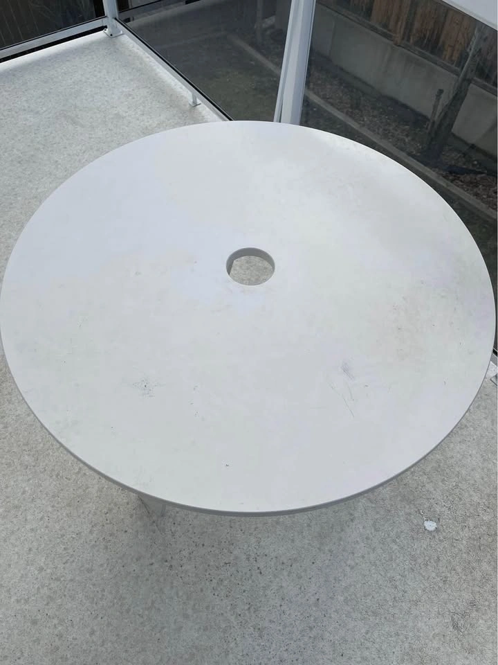 Ikea Round Table - photo 3