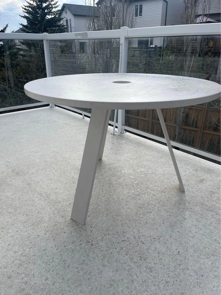 Ikea Round Table - photo 4