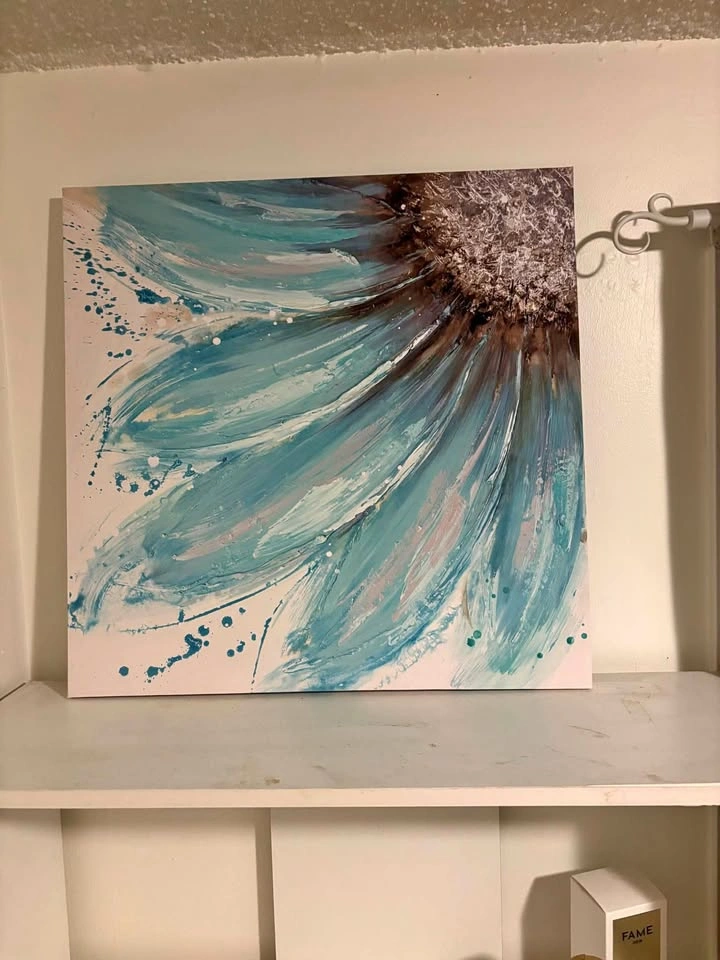Teal flower picture