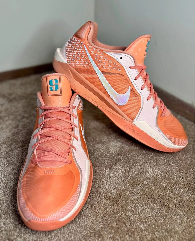 Nike Sabrina 2 Apricot - US 13.5 Mens