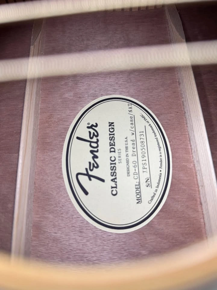 Fender CD-60 w/ case - photo 4