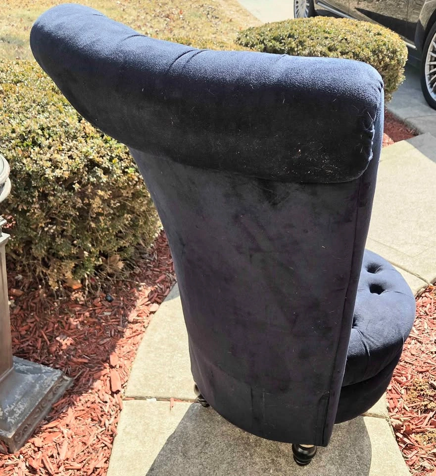 Luxury Button-Tufted Blue Velvet Accent Chair - photo 4