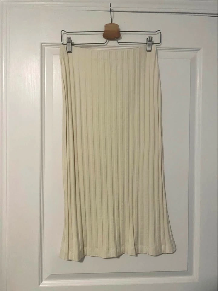 Zara Cream Ribbed Mid Skirt - Size 8