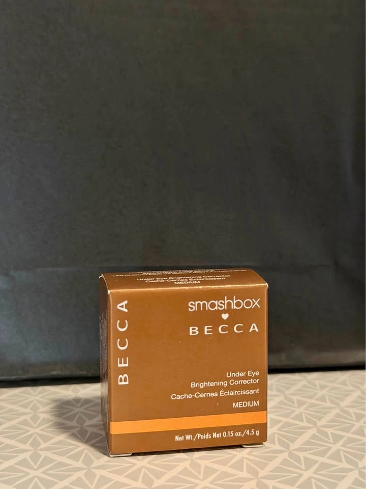 Brand New Authentic Smashbox x Becca Under Eye Brightening Corre