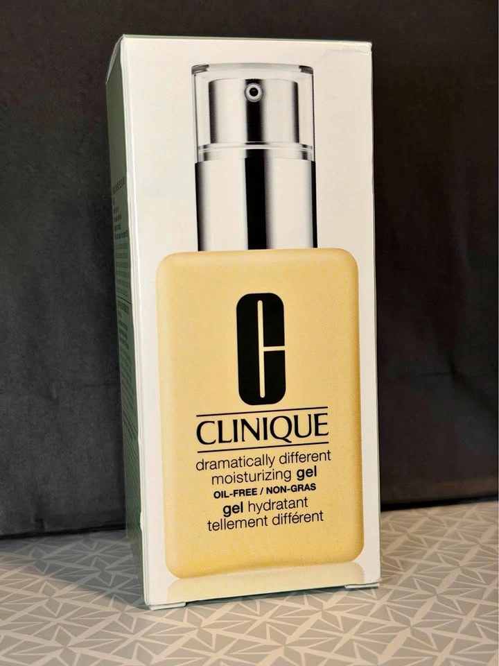 Brand New Authentic Clinique Dramatically Different Moisturizing