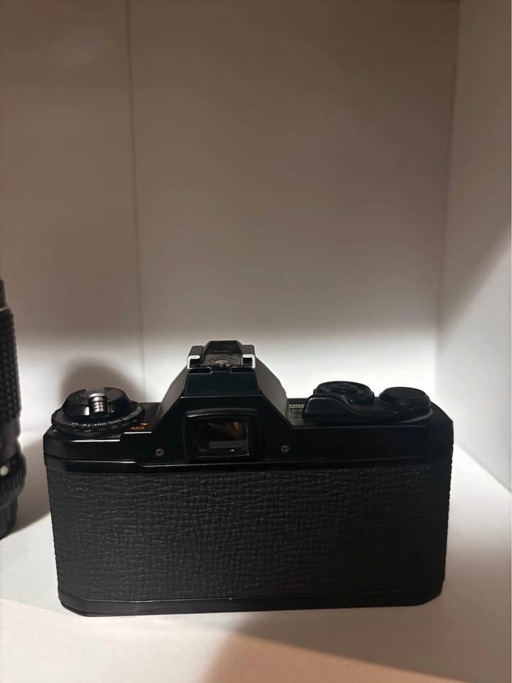 Vintage Pentax MV 35mm Film Camera Bundle (Lens + Flash) - photo 3