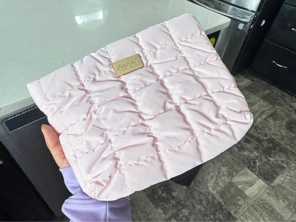 Brand New Shiseido Makeup Pouch - photo 2
