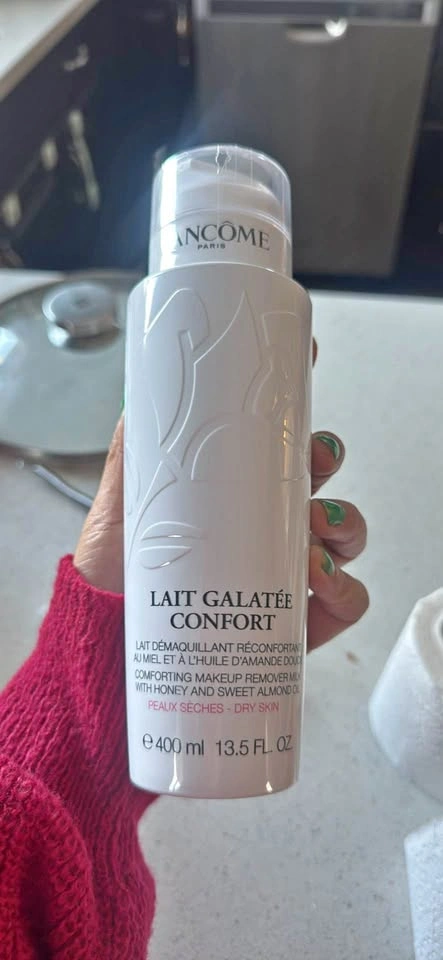 Brand new Lancome Cleansing Milk 400ml, $25 firm