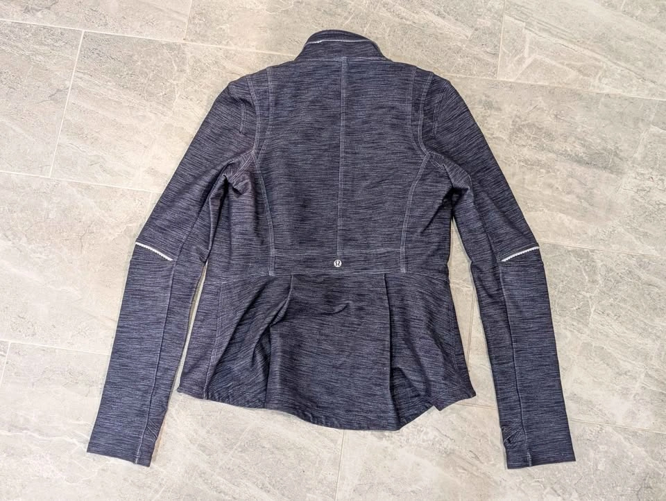 Lululemon Women's Blue Jacket Size 6 - photo 2