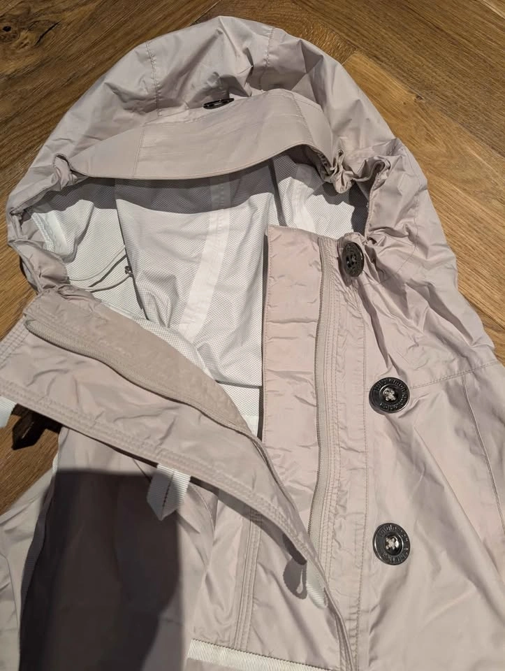 Women's Lululemon Rain Jacket - photo 3