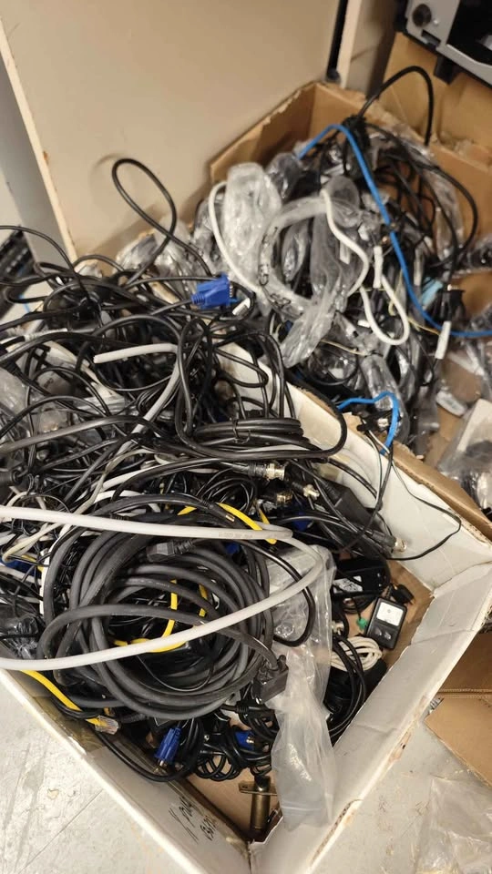 Power Cables, HDMI, DVI, VGA, Power Adapters - photo 5