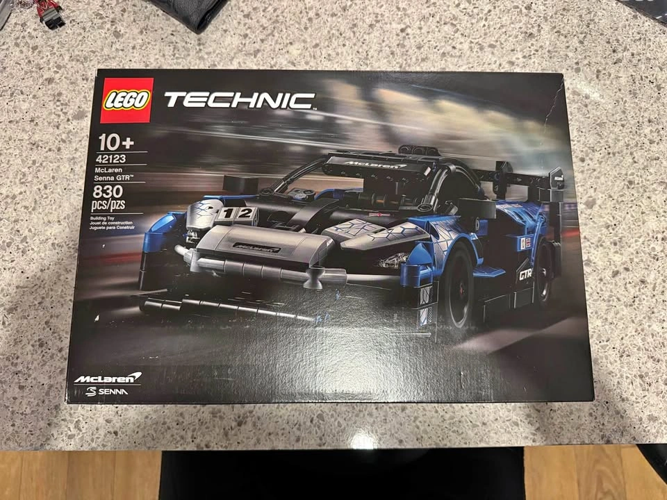 Lego McLaren GTR Senna