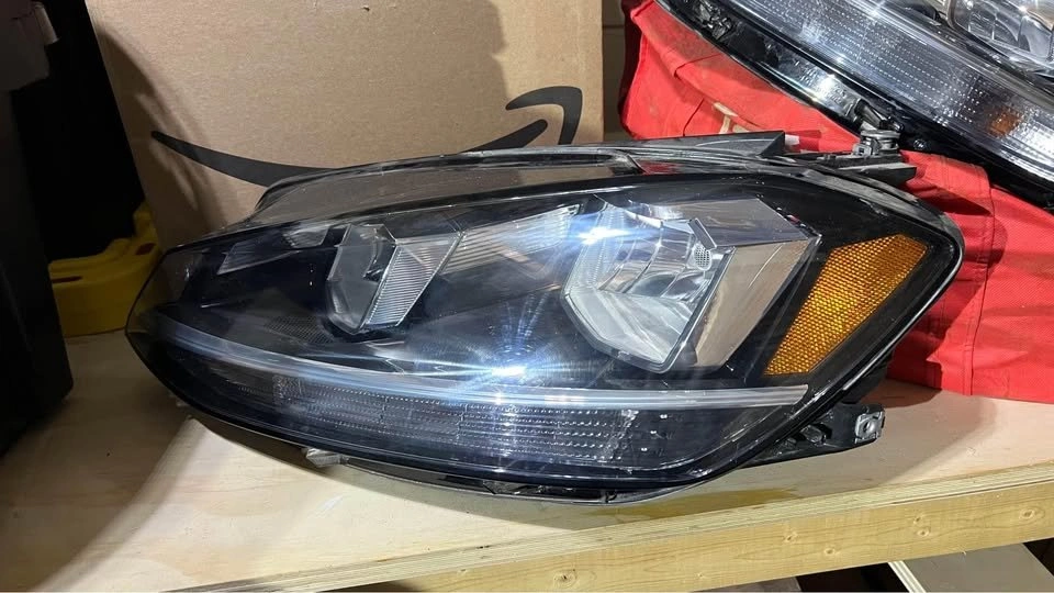 MK7 / 7.5 VW Golf OEM Headlight Pair - photo 3