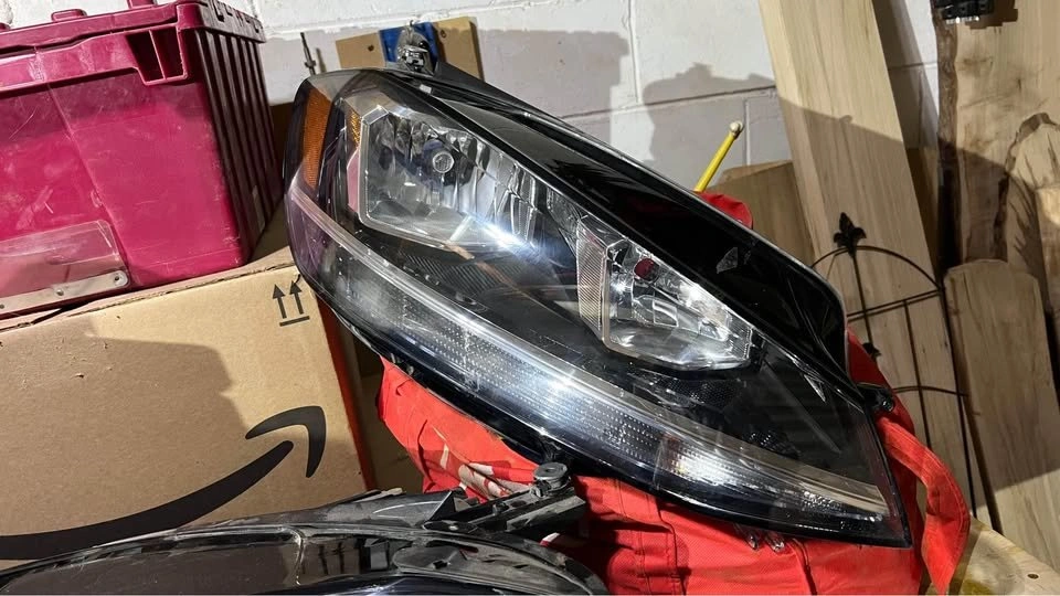 MK7 / 7.5 VW Golf OEM Headlight Pair - photo 4
