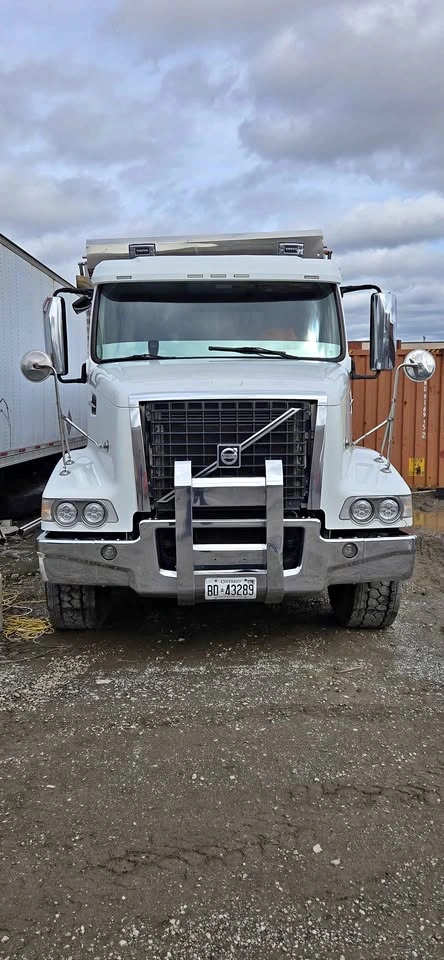 2020 Volvo VHD Dump Truck