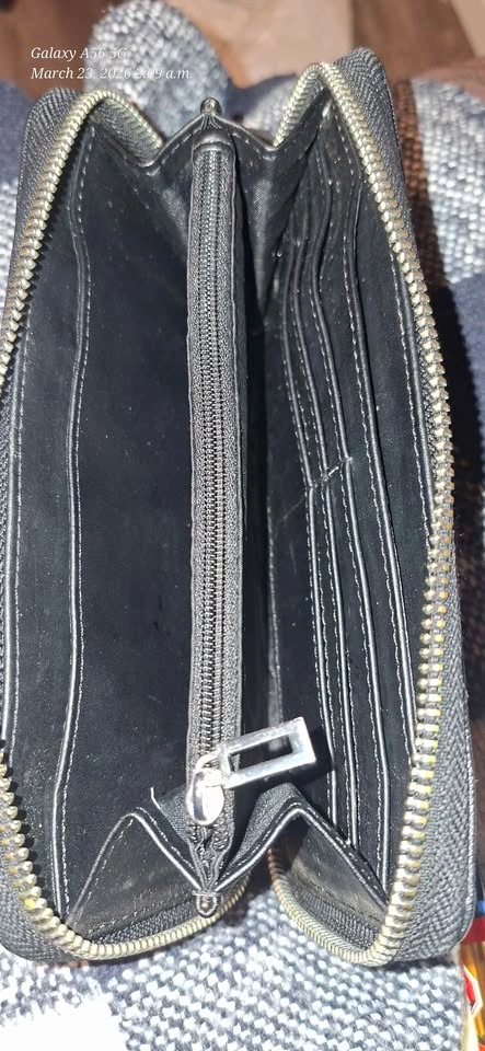 Guess Zip Around Wallet (Womens) - photo 4