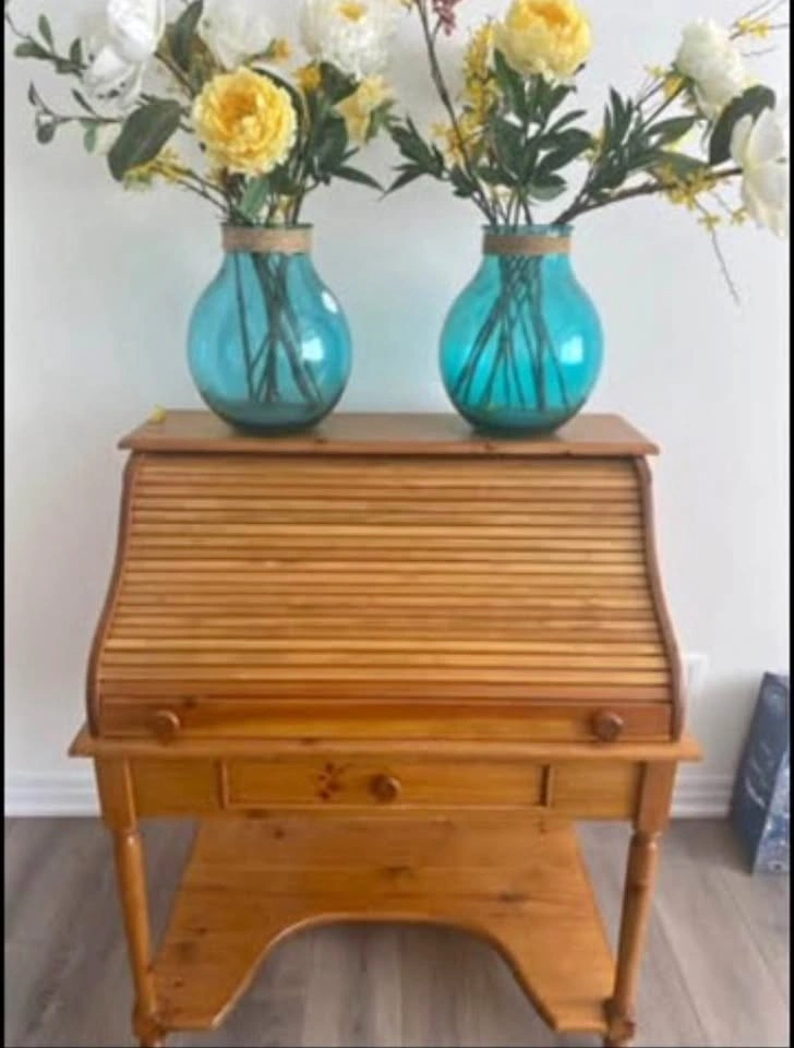 Roll top desk