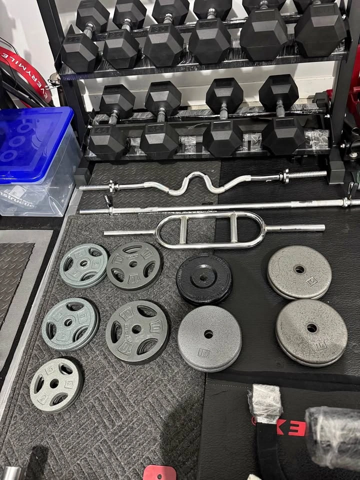 Weight Set with 3 Bars and 150lbs Plates