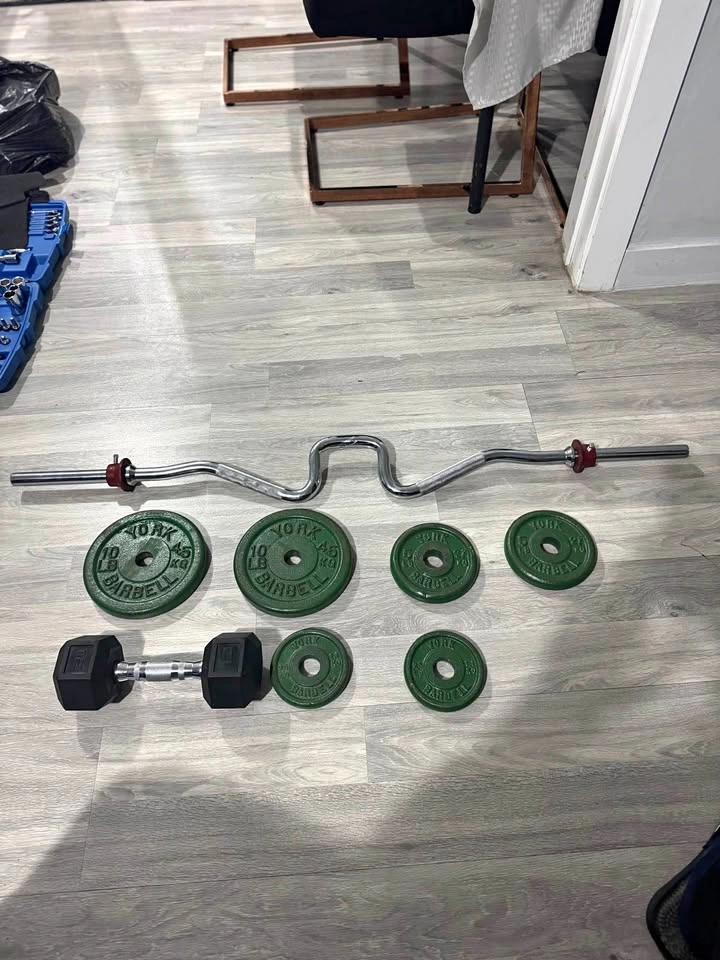 Weight set with ez curl bar