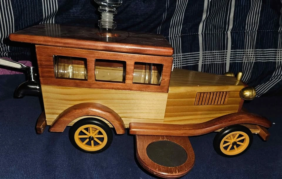 🚗 Wine & Whiskey Decanter Set – Classic Car Design, 1000ml 🍷🥃 - photo 5