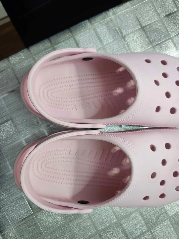 🌸 Pink Crocs with Jibbitz – Kids size J3 🌸 - photo 5