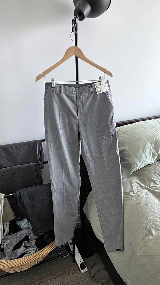Uniqlo Grey Easy Ankle Dress Pants