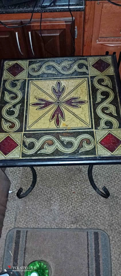 Decorative Accent Table – Floral Top – Metal Legs