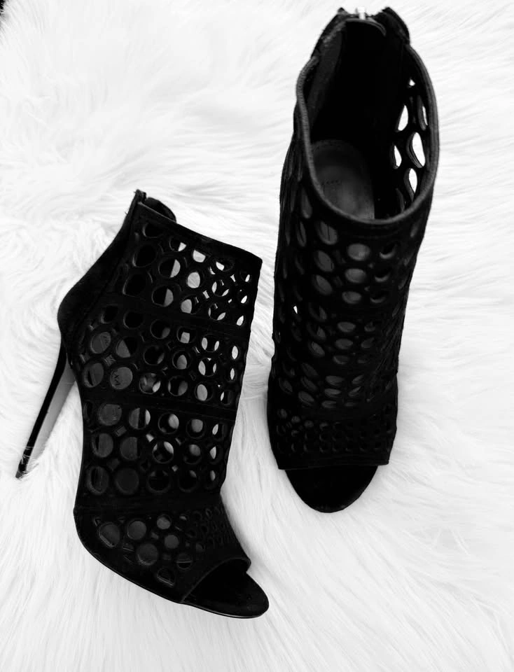 BCBGMaxazria Peep Toe Ankle Heels Size 6.5 - photo 2