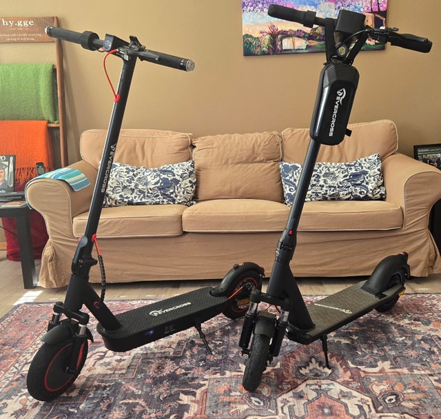 Evercross EV10Z E-scooter - Low KM, Mint Condition - photo 2