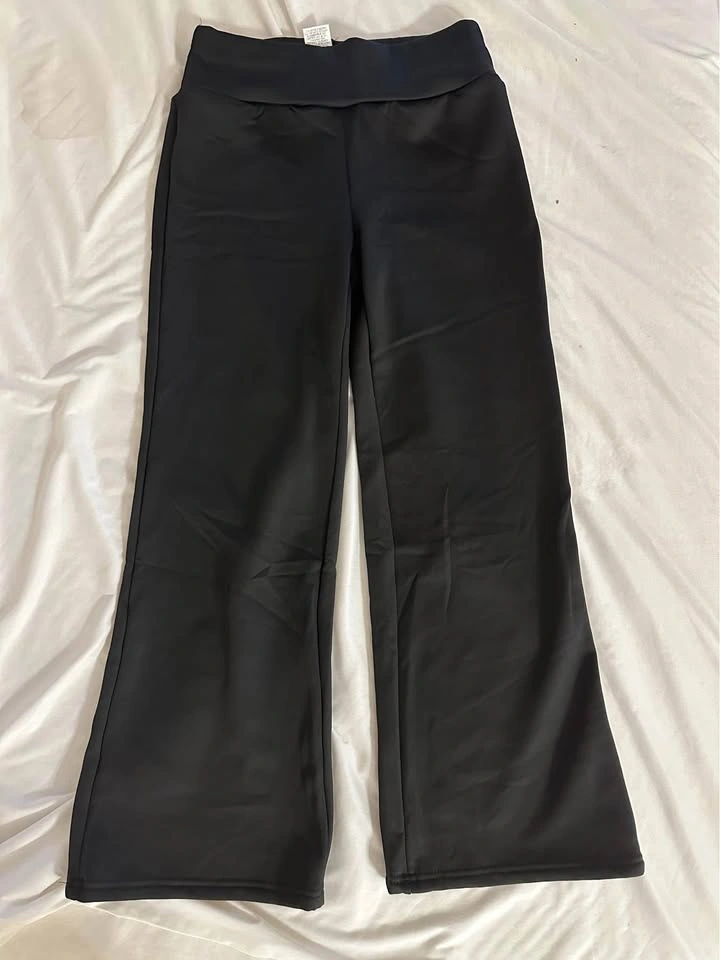 Shein Black Flare Leggings - Size Petite M - photo 2