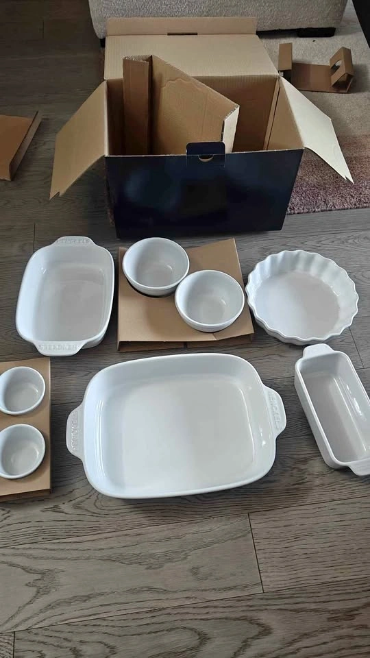 Zwilling Ceramic 8 Piece Bakeware Set - New in Box