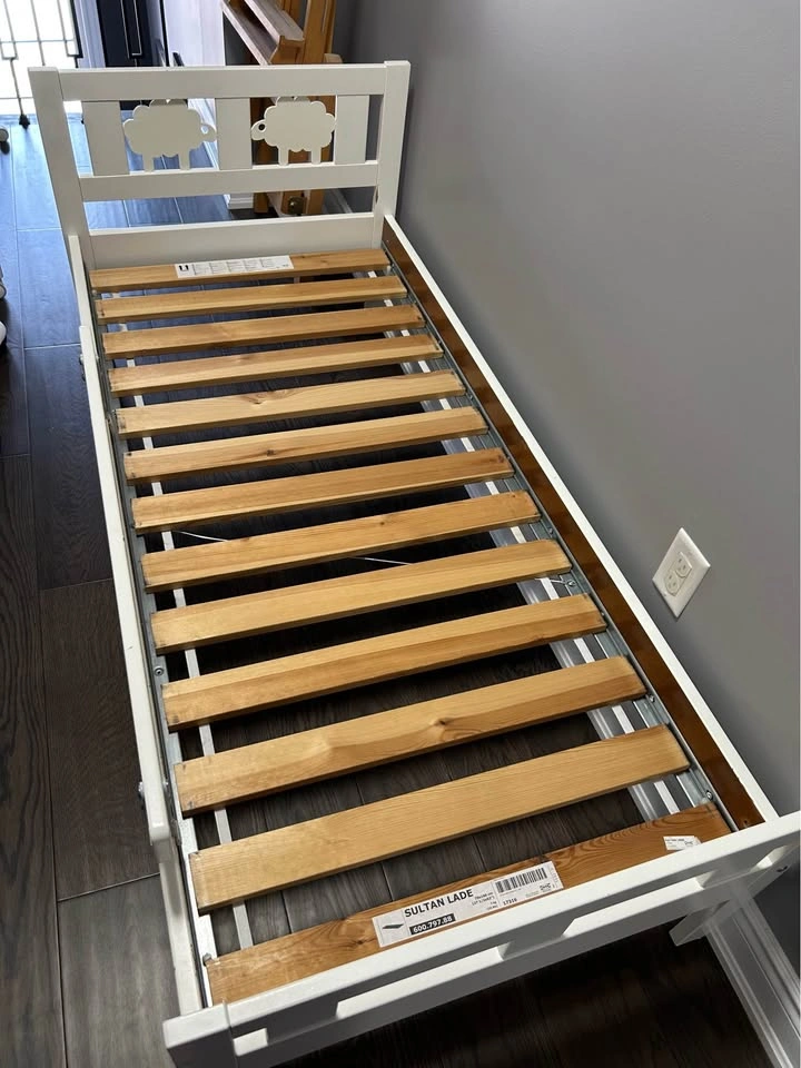 IKEA Toddler Bed Frame w/ Sheep Headboard 70x160cm - photo 2