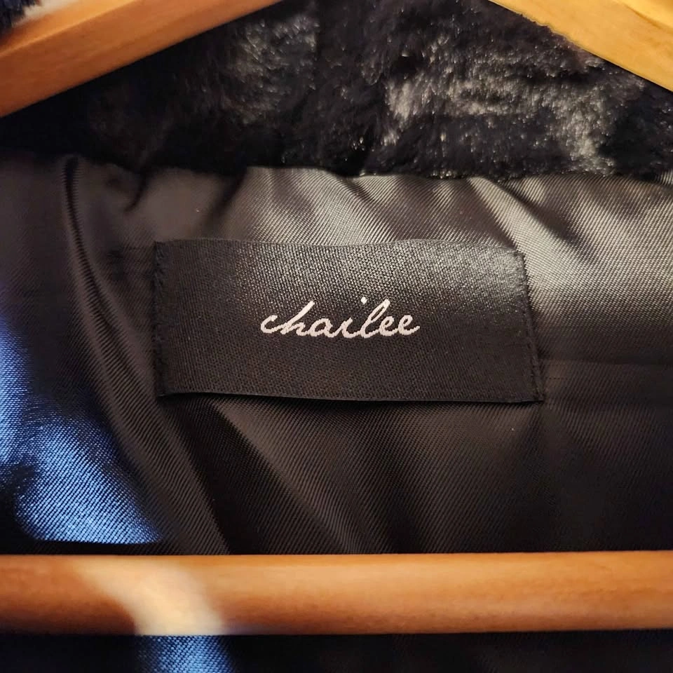 Chailee Black Faux Fur Cropped Jacket Sz S - photo 2