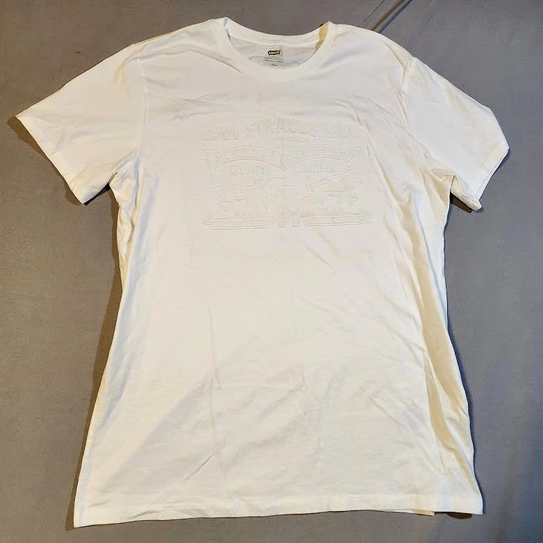 Levis White Logo on White T-Shirt Short Sleeve Sz L