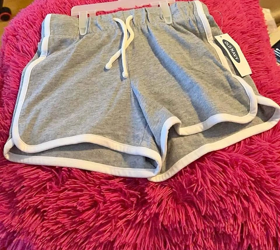 GIRLS SHORTS SIZE:SMALL & MEDIUM PRICE:$7