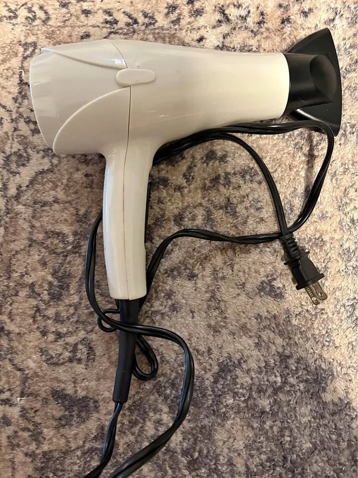Hair dryer thumbnail